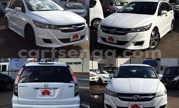 Acheter Occasion Voiture Honda Stream Gris à Hlatikulu, Shiselweni District Acheter Occasion Voiture Honda Stream Gris à Hlatikulu, Shiselweni District