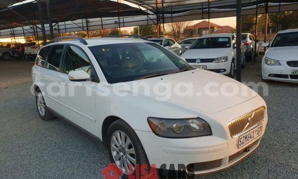 Buy Used Volvo V40 White Car in Mbabane in Manzini