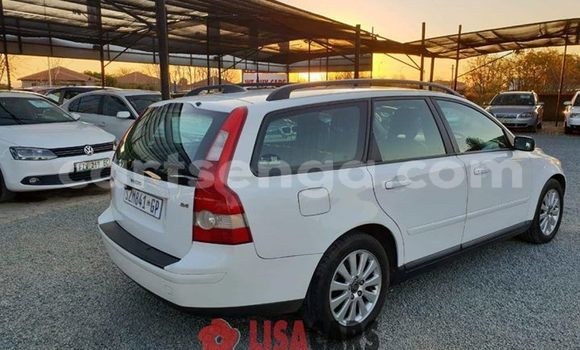Buy Used Volvo V40 White Car in Mbabane in Manzini Buy Used Volvo V40 White Car in Mbabane in Manzini