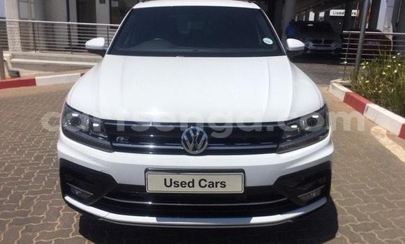Nunua Ilio tumika Volkswagen Tiguan White Gari ndani ya Manzini nchini Manzini Nunua Ilio tumika Volkswagen Tiguan White Gari ndani ya Manzini nchini Manzini