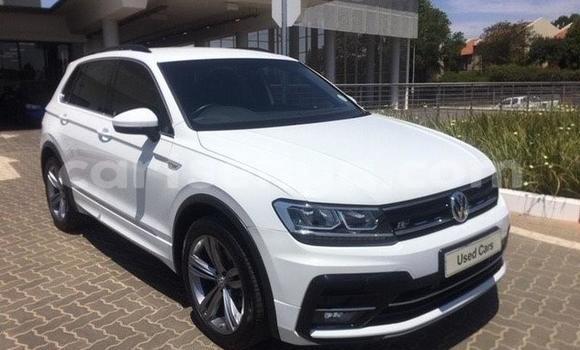 Nunua Ilio tumika Volkswagen Tiguan White Gari ndani ya Manzini nchini Manzini Nunua Ilio tumika Volkswagen Tiguan White Gari ndani ya Manzini nchini Manzini
