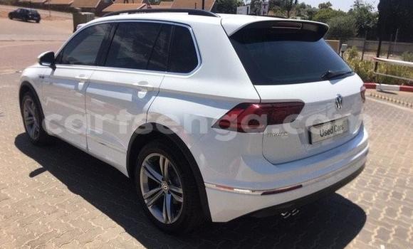 Nunua Ilio tumika Volkswagen Tiguan White Gari ndani ya Manzini nchini Manzini Nunua Ilio tumika Volkswagen Tiguan White Gari ndani ya Manzini nchini Manzini