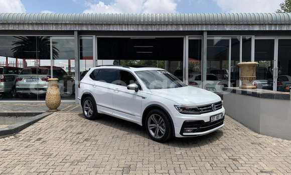 Nunua Ilio tumika Volkswagen Tiguan White Gari ndani ya Hlatikulu nchini Wilaya ya Shiselweni Nunua Ilio tumika Volkswagen Tiguan White Gari ndani ya Hlatikulu nchini Wilaya ya Shiselweni