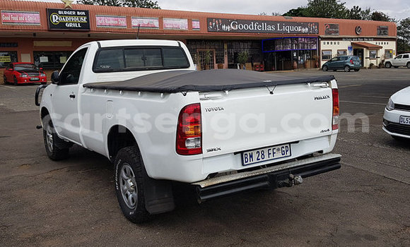 Nunua Ilio tumika Toyota Hilux White Gari ndani ya Ezulwini nchini Hhohho Nunua Ilio tumika Toyota Hilux White Gari ndani ya Ezulwini nchini Hhohho