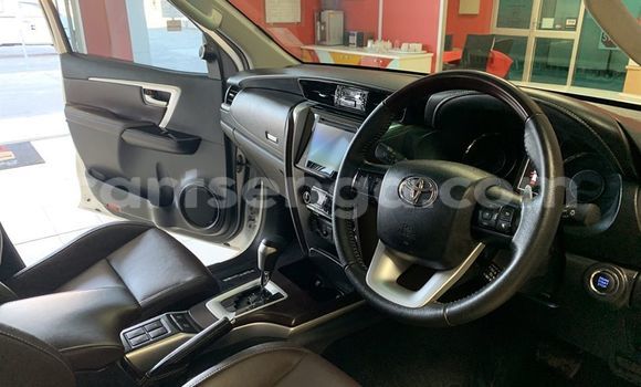 Acheter Occasion Voiture Toyota Fortuner Blanc à Bulembu, Hhohho Acheter Occasion Voiture Toyota Fortuner Blanc à Bulembu, Hhohho