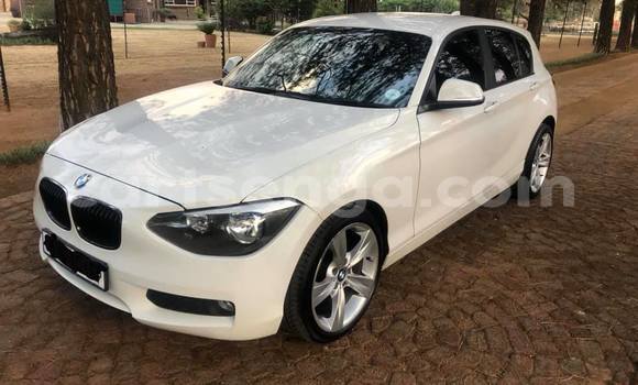 Acheter Occasion Voiture BMW 1–Series Blanc à Big Bend, Lubombo Acheter Occasion Voiture BMW 1–Series Blanc à Big Bend, Lubombo