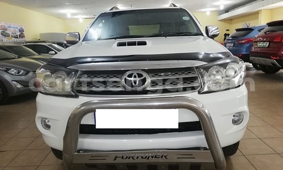 Acheter Occasion Voiture Toyota Fortuner Blanc à Big Bend, Lubombo District Acheter Occasion Voiture Toyota Fortuner Blanc à Big Bend, Lubombo District