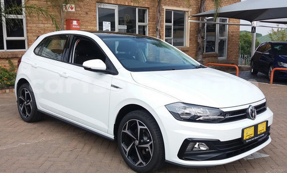 Acheter Occasion Voiture Volkswagen Polo Blanc à Big Bend, Lubombo District Acheter Occasion Voiture Volkswagen Polo Blanc à Big Bend, Lubombo District