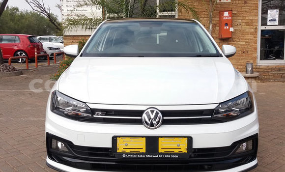 Acheter Occasion Voiture Volkswagen Polo Blanc à Big Bend, Lubombo District Acheter Occasion Voiture Volkswagen Polo Blanc à Big Bend, Lubombo District