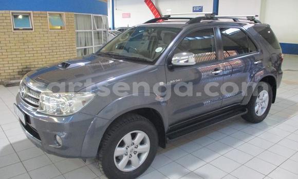 Nunua Ilio tumika Toyota Fortuner Black Gari ndani ya Manzini nchini Manzini Nunua Ilio tumika Toyota Fortuner Black Gari ndani ya Manzini nchini Manzini