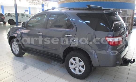 Nunua Ilio tumika Toyota Fortuner Black Gari ndani ya Manzini nchini Manzini Nunua Ilio tumika Toyota Fortuner Black Gari ndani ya Manzini nchini Manzini
