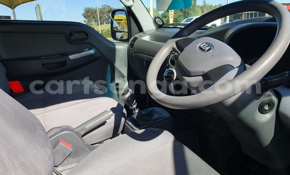 Nunua Ilio tumika Kia Carens White Gari ndani ya Ezulwini nchini Hhohho Nunua Ilio tumika Kia Carens White Gari ndani ya Ezulwini nchini Hhohho