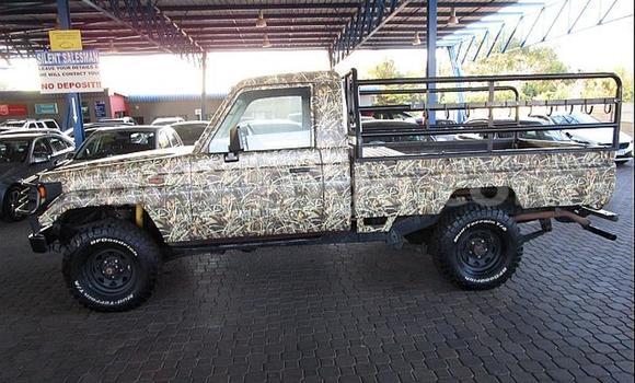 Nunua Ilio tumika Toyota Land Cruiser Brown Gari ndani ya Mbabane nchini Manzini Nunua Ilio tumika Toyota Land Cruiser Brown Gari ndani ya Mbabane nchini Manzini