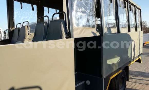 Nunua Ilio tumika Isuzu FTR 850 Brown Lori ndani ya Mbabane nchini Manzini Nunua Ilio tumika Isuzu FTR 850 Brown Lori ndani ya Mbabane nchini Manzini