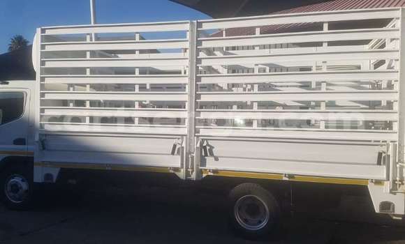 Nunua Ilio tumika Mitsubishi L400 White Lori ndani ya Mbabane nchini Manzini Nunua Ilio tumika Mitsubishi L400 White Lori ndani ya Mbabane nchini Manzini