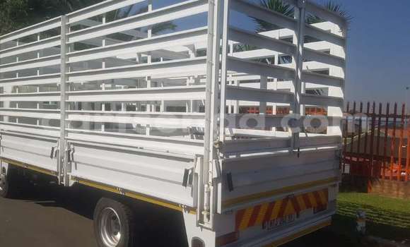 Nunua Ilio tumika Mitsubishi L400 White Lori ndani ya Mbabane nchini Manzini Nunua Ilio tumika Mitsubishi L400 White Lori ndani ya Mbabane nchini Manzini