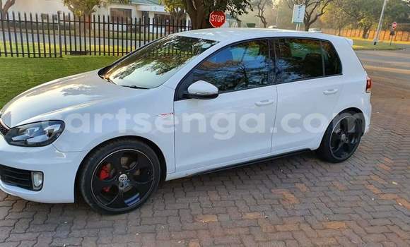 Nunua Ilio tumika Volkswagen Golf GTI White Gari ndani ya Hluti nchini Wilaya ya Shiselweni Nunua Ilio tumika Volkswagen Golf GTI White Gari ndani ya Hluti nchini Wilaya ya Shiselweni