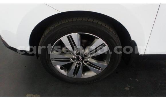 Acheter Occasion Voiture Hyundai ix35 Blanc à Mpaka, Lubombo District Acheter Occasion Voiture Hyundai ix35 Blanc à Mpaka, Lubombo District