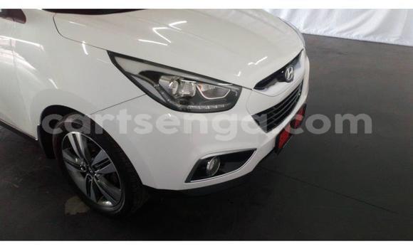 Acheter Occasion Voiture Hyundai ix35 Blanc à Mpaka, Lubombo District Acheter Occasion Voiture Hyundai ix35 Blanc à Mpaka, Lubombo District