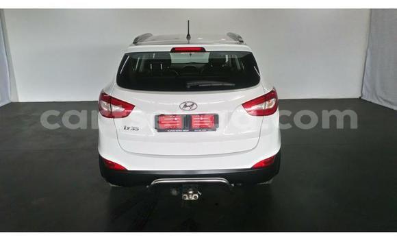 Acheter Occasion Voiture Hyundai ix35 Blanc à Mpaka, Lubombo District Acheter Occasion Voiture Hyundai ix35 Blanc à Mpaka, Lubombo District