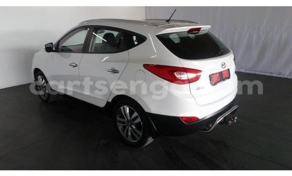 Acheter Occasion Voiture Hyundai ix35 Blanc à Mpaka, Lubombo District Acheter Occasion Voiture Hyundai ix35 Blanc à Mpaka, Lubombo District