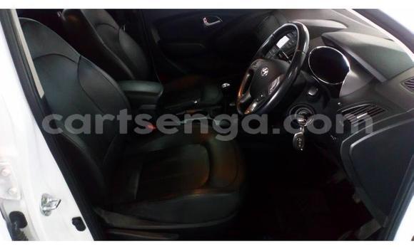 Acheter Occasion Voiture Hyundai ix35 Blanc à Mpaka, Lubombo District Acheter Occasion Voiture Hyundai ix35 Blanc à Mpaka, Lubombo District