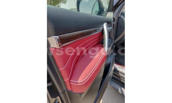 Nunua Imported Toyota Land Cruiser Black Gari ndani ya Import - Dubai nchini Hhohho Nunua Imported Toyota Land Cruiser Black Gari ndani ya Import - Dubai nchini Hhohho