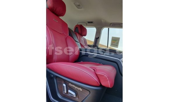 Nunua Imported Toyota Land Cruiser Black Gari ndani ya Import - Dubai nchini Hhohho Nunua Imported Toyota Land Cruiser Black Gari ndani ya Import - Dubai nchini Hhohho