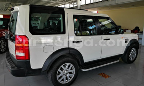 Buy Used Land Rover Discovery White Car in Ezulwini in Hhohho Buy Used Land Rover Discovery White Car in Ezulwini in Hhohho