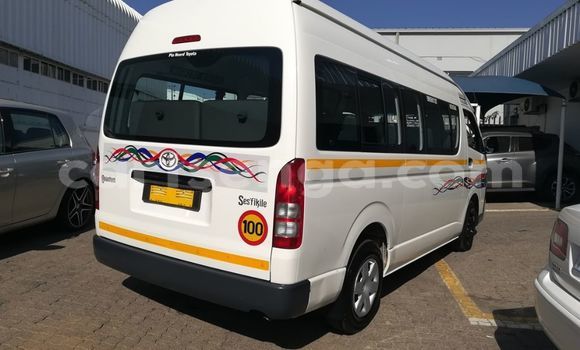 Buy Used Toyota Avanza White Car in Hluti in Shiselweni District Buy Used Toyota Avanza White Car in Hluti in Shiselweni District