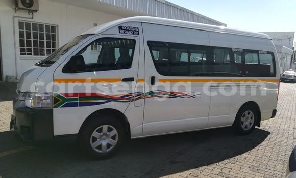 Buy Used Toyota Avanza White Car in Hluti in Shiselweni District Buy Used Toyota Avanza White Car in Hluti in Shiselweni District