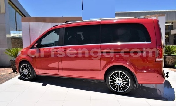 Nunua Ilio tumika Mercedes‒Benz V-klasse Red Gari ndani ya Big Bend nchini Wilaya ya Lubombo Nunua Ilio tumika Mercedes‒Benz V-klasse Red Gari ndani ya Big Bend nchini Wilaya ya Lubombo