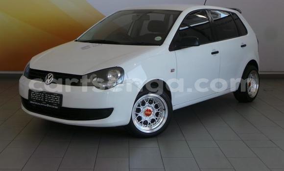 Nunua Ilio tumika Volkswagen Polo Silver Gari ndani ya Manzini nchini Manzini Nunua Ilio tumika Volkswagen Polo Silver Gari ndani ya Manzini nchini Manzini