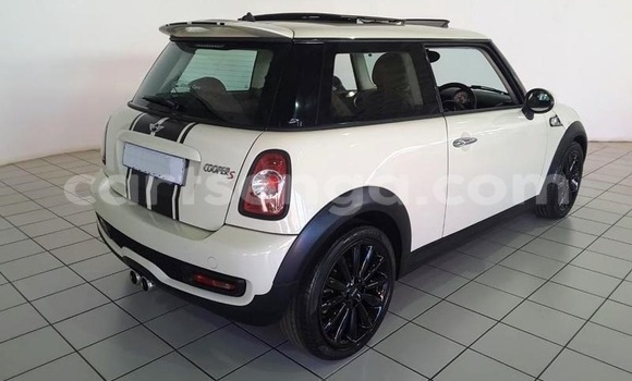 Nunua Ilio tumika MINI Cooper Other Gari ndani ya Hluti nchini Wilaya ya Shiselweni Nunua Ilio tumika MINI Cooper Other Gari ndani ya Hluti nchini Wilaya ya Shiselweni