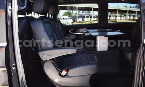 Nunua Ilio tumika Mercedes‒Benz V-klasse Black Gari ndani ya Ezulwini nchini Hhohho Nunua Ilio tumika Mercedes‒Benz V-klasse Black Gari ndani ya Ezulwini nchini Hhohho