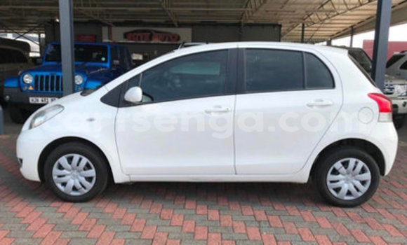 Buy Used Toyota Yaris White Car in Hlatikulu in Shiselweni District Buy Used Toyota Yaris White Car in Hlatikulu in Shiselweni District