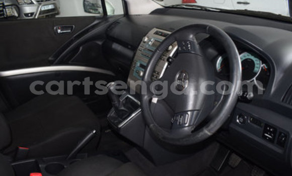 Nunua Ilio tumika Toyota Corolla Verso Silver Gari ndani ya Ezulwini nchini Hhohho Nunua Ilio tumika Toyota Corolla Verso Silver Gari ndani ya Ezulwini nchini Hhohho