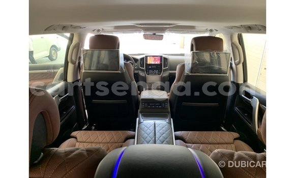 Nunua Imported Toyota Land Cruiser Black Gari ndani ya Import - Dubai nchini Hhohho Nunua Imported Toyota Land Cruiser Black Gari ndani ya Import - Dubai nchini Hhohho