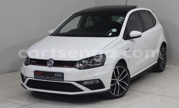 Nunua Ilio tumika Volkswagen Polo White Gari ndani ya Ezulwini nchini Hhohho Nunua Ilio tumika Volkswagen Polo White Gari ndani ya Ezulwini nchini Hhohho