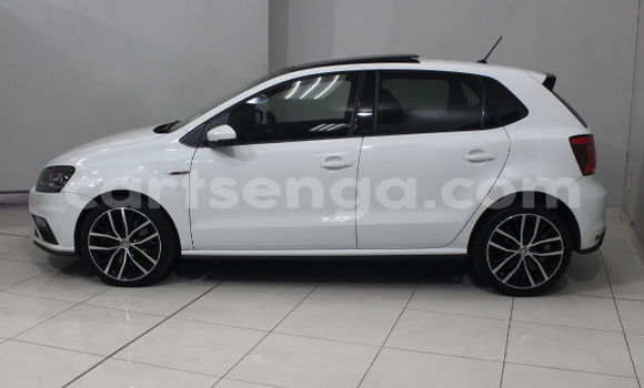 Nunua Ilio tumika Volkswagen Polo White Gari ndani ya Ezulwini nchini Hhohho Nunua Ilio tumika Volkswagen Polo White Gari ndani ya Ezulwini nchini Hhohho