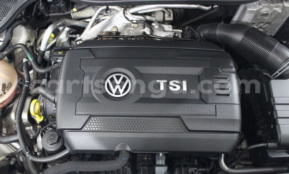 Nunua Ilio tumika Volkswagen Polo White Gari ndani ya Ezulwini nchini Hhohho Nunua Ilio tumika Volkswagen Polo White Gari ndani ya Ezulwini nchini Hhohho