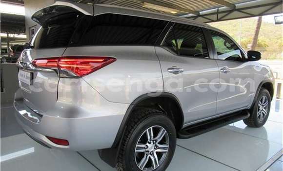 Acheter Occasion Voiture Toyota Fortuner Gris à Bulembu, Hhohho Acheter Occasion Voiture Toyota Fortuner Gris à Bulembu, Hhohho