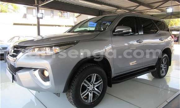 Acheter Occasion Voiture Toyota Fortuner Gris à Bulembu, Hhohho Acheter Occasion Voiture Toyota Fortuner Gris à Bulembu, Hhohho