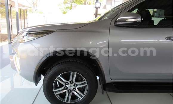 Acheter Occasion Voiture Toyota Fortuner Gris à Bulembu, Hhohho Acheter Occasion Voiture Toyota Fortuner Gris à Bulembu, Hhohho