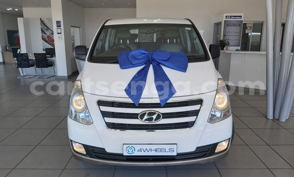 Buy Used Hyundai H1 White Car in Kwaluseni in Manzini Buy Used Hyundai H1 White Car in Kwaluseni in Manzini