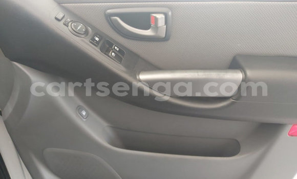 Buy Used Hyundai H1 White Car in Kwaluseni in Manzini Buy Used Hyundai H1 White Car in Kwaluseni in Manzini