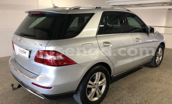 Nunua Ilio tumika Mercedes‒Benz M–Class Silver Gari ndani ya Hluti nchini Wilaya ya Shiselweni Nunua Ilio tumika Mercedes‒Benz M–Class Silver Gari ndani ya Hluti nchini Wilaya ya Shiselweni