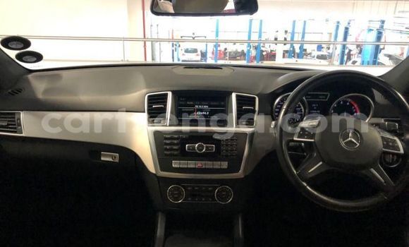 Nunua Ilio tumika Mercedes‒Benz M–Class Silver Gari ndani ya Hluti nchini Wilaya ya Shiselweni Nunua Ilio tumika Mercedes‒Benz M–Class Silver Gari ndani ya Hluti nchini Wilaya ya Shiselweni