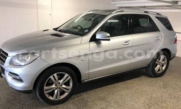 Nunua Ilio tumika Mercedes‒Benz M–Class Silver Gari ndani ya Hluti nchini Wilaya ya Shiselweni Nunua Ilio tumika Mercedes‒Benz M–Class Silver Gari ndani ya Hluti nchini Wilaya ya Shiselweni