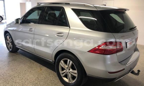 Nunua Ilio tumika Mercedes‒Benz M–Class Silver Gari ndani ya Hluti nchini Wilaya ya Shiselweni Nunua Ilio tumika Mercedes‒Benz M–Class Silver Gari ndani ya Hluti nchini Wilaya ya Shiselweni